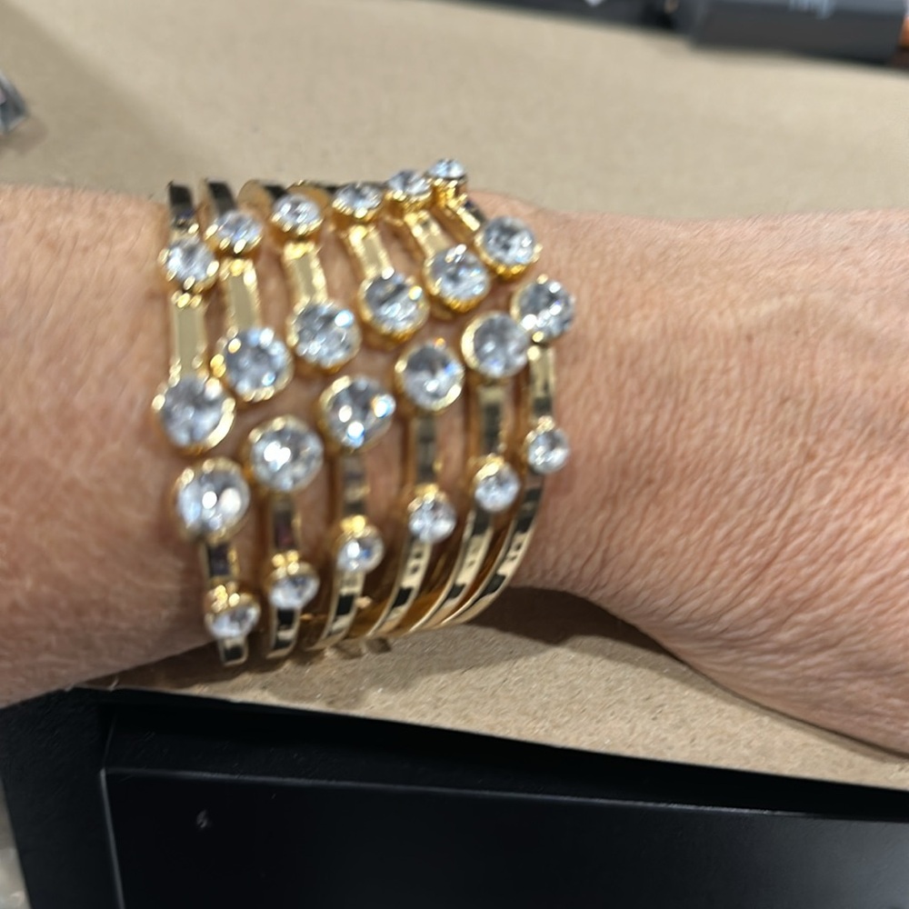 Cuff bracelet - Picture 4 of 5